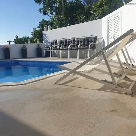 Hébergement de vacances Christothea *